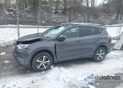 2018 Toyota Rav4 Xle z USA, uszkodzony, nr VIN 2T3WFREV0JW495735